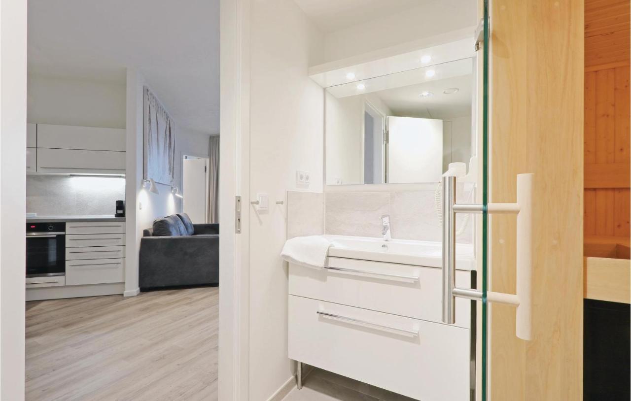 2 Bedroom Stunning Apartment In Luebeck Travemuende Extérieur photo