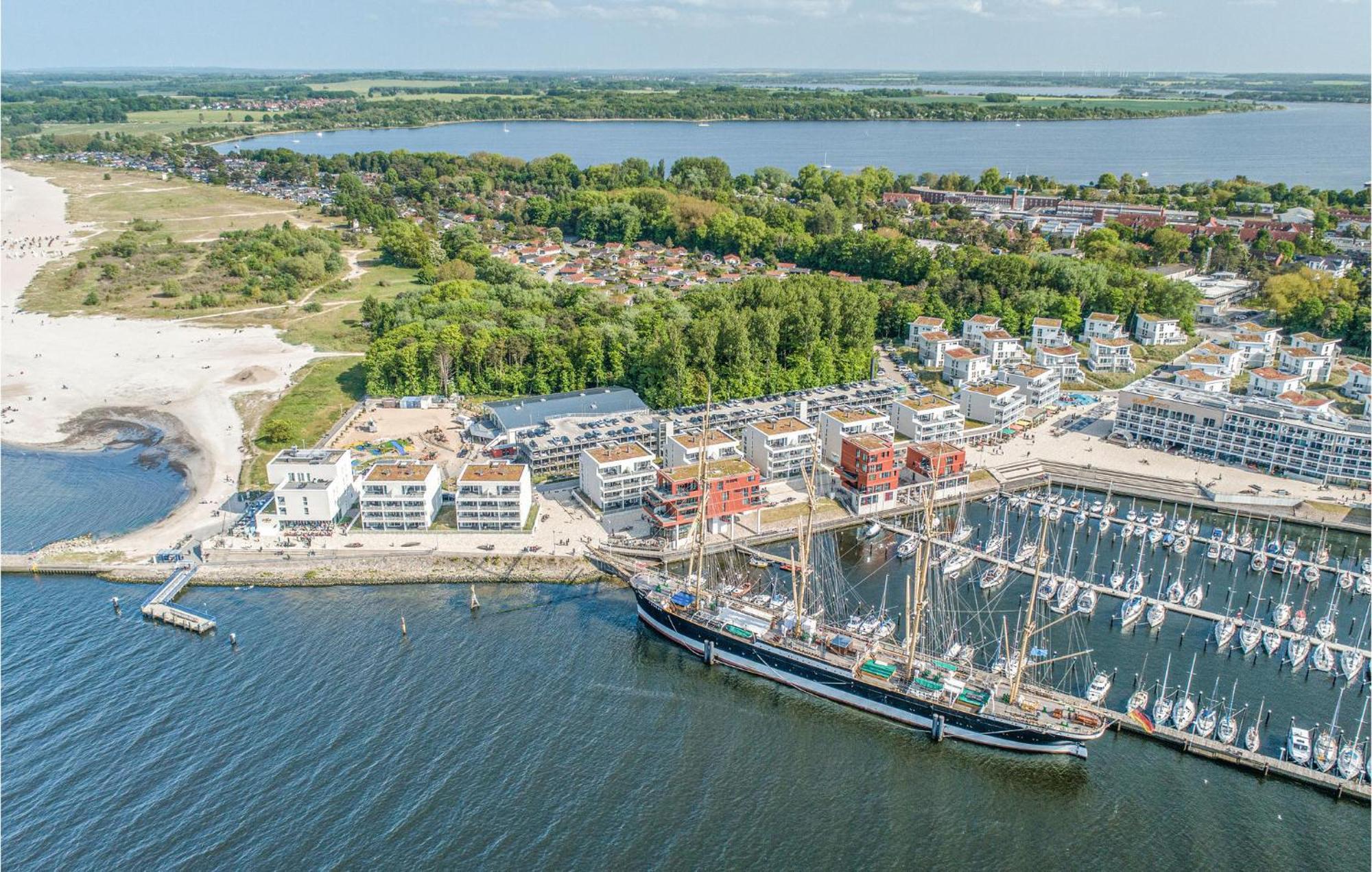 2 Bedroom Stunning Apartment In Luebeck Travemuende Extérieur photo